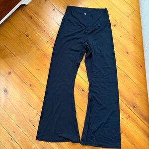 Black Crossover Yoga Pants